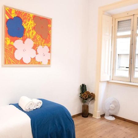 Central Apartment With Terrace By Lovelystay Lisbon Exterior photo